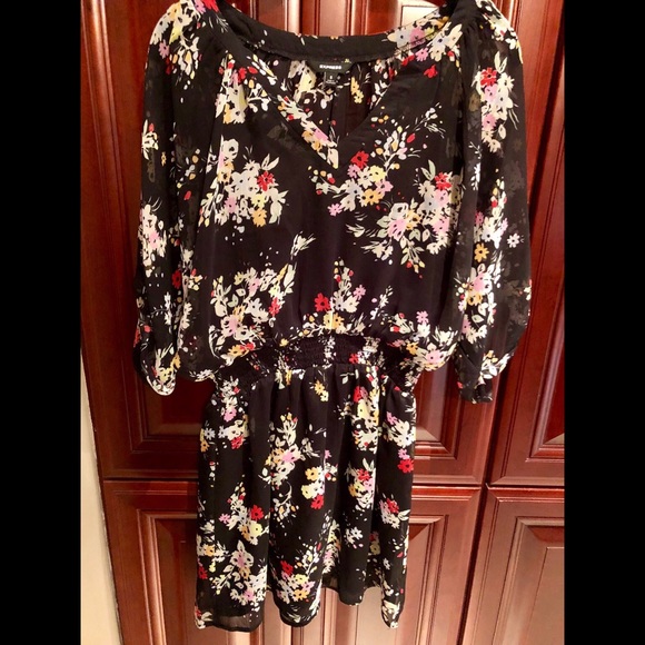 Express - Floral Chiffon Tunic - Size Small - Picture 1 of 6